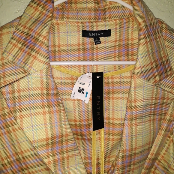 A Mod Inspired Tailored Fitted Dress - Picture 2 of 4